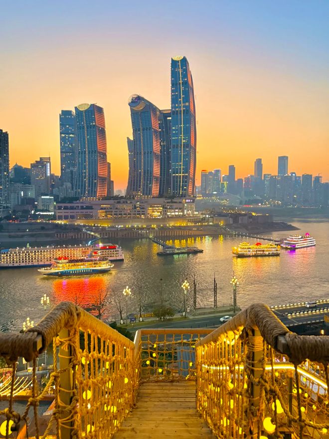 ：魔幻城市+市井烟火+美食地图麻将胡了2