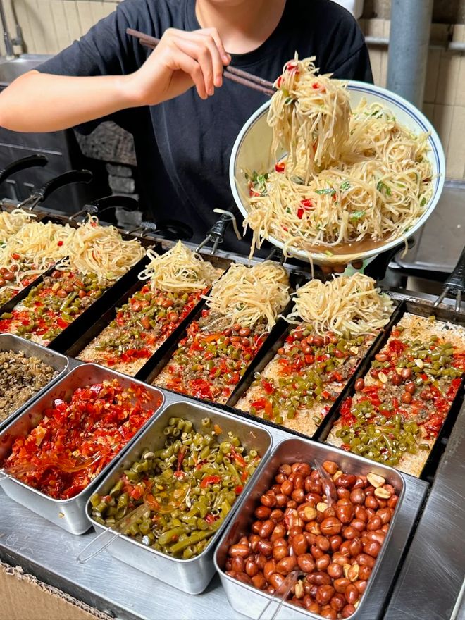 ：魔幻城市+市井烟火+美食地图麻将胡了2试玩重庆六日游精华版(图2)